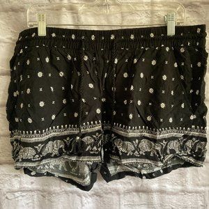 Old Navy Black & White Viscose Pull On Elephant Shorts With Tassels